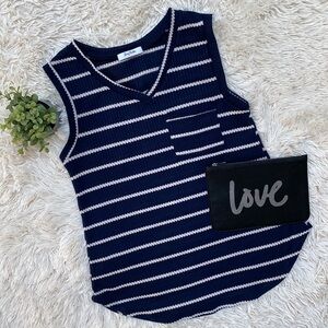 🎉2X HP🎉 Jenny Boston V-Neck Waffle Sleeveless Top 💗 Navy & White